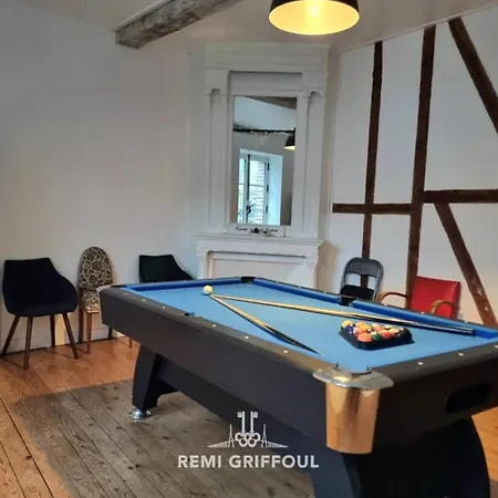 Kinta Panda Pool Table Center 13 2 Guests Holiday home Honfleur