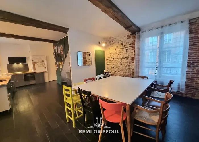 Kinta Panda Pool Table Center 13 2 Guests Holiday home